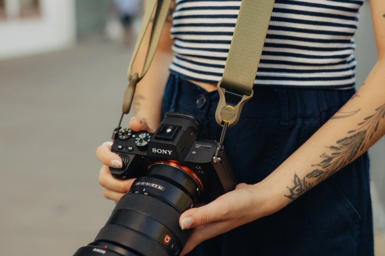 Peak Design Slide Lite - Kelp (popruh v pískové hnědé barvě)