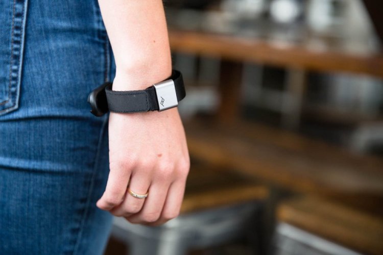 Peak Design Cuff - Black (černé poutko na zápěští)