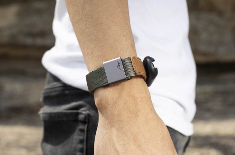 Peak Design Cuff - Sage (zelené poutko na zápěstí)