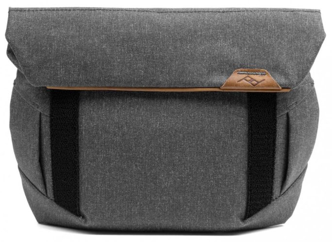 Peak Design Field Pouch V2 - Charcoal (pouzdro)