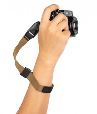Peak Design Cuff - Coyote (poutko na zápěstí barva písková)